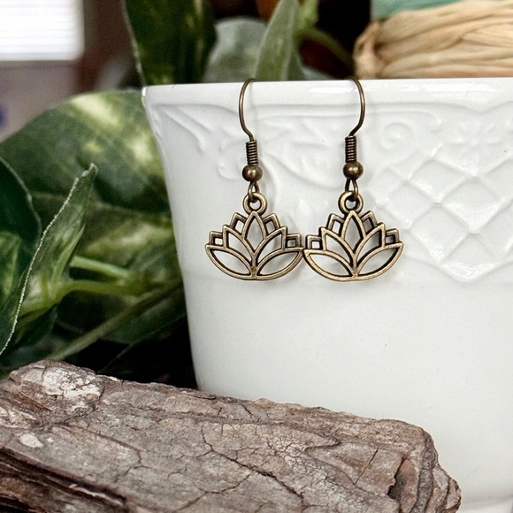 5 For $25💫Sweet Bronzed Lotus Flower Dangles Earrings - Picture 4 of 5